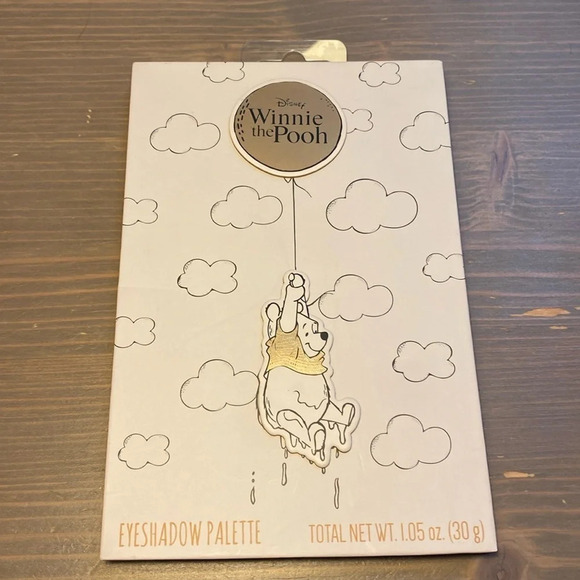 Disney Winnie the Pooh Shadow Palette - Picture 1 of 4